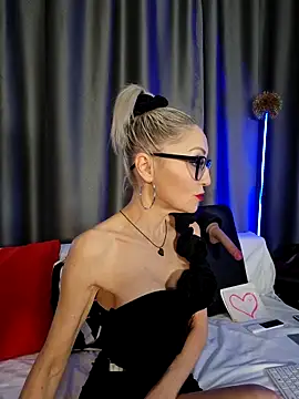 Snapshot of Milforja chatting on January 5, 2026, 6:00 pm Milforja online show from January 5, 2026, 6:00 pm