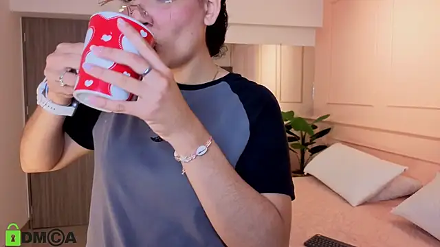 Snapshot of SHARONN____ chatting on November 21, 2025, 3:49 am SHARONN online show from November 21, 2025, 3:49 am