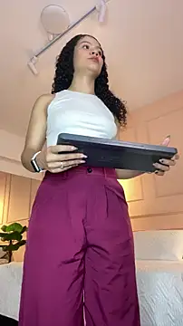 SHARONN     online show from March 4, 2026, 4:09 am