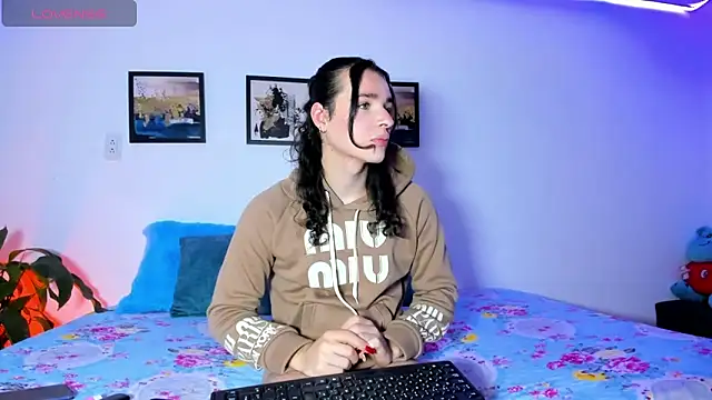 Snapshot of elafranco_ chatting on November 14, 2025, 7:17 pm elafranco online show from November 14, 2025, 7:17 pm