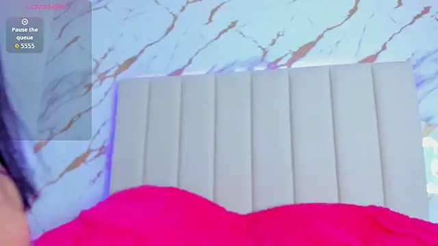 aggy castel online show from March 19, 2026, 2:06 pm