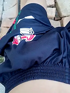 Snapshot of paubabando_ chatting on March 6, 2025, 8:27 pm paubabando online show from March 6, 2025, 8:27 pm