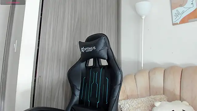 Snapshot of Tamaraa_Serra chatting on September 19, 2025, 8:02 pm Tamaraa Serra online show from September 19, 2025, 8:02 pm