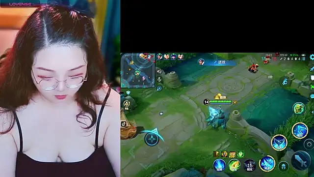 Snapshot of Weiwei5200 chatting on October 31, 2025, 1:24 am Weiwei5200 online show from October 31, 2025, 1:24 am