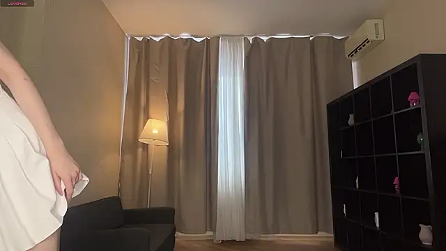 Snapshot of MoiraHavins chatting on February 10, 2026, 6:34 am MoiraHavins online show from February 10, 2026, 6:34 am