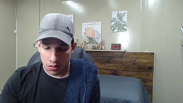 Snapshot of Jheidertwink chatting on September 13, 2025, 12:27 pm Jheidertwink online show from September 13, 2025, 12:27 pm