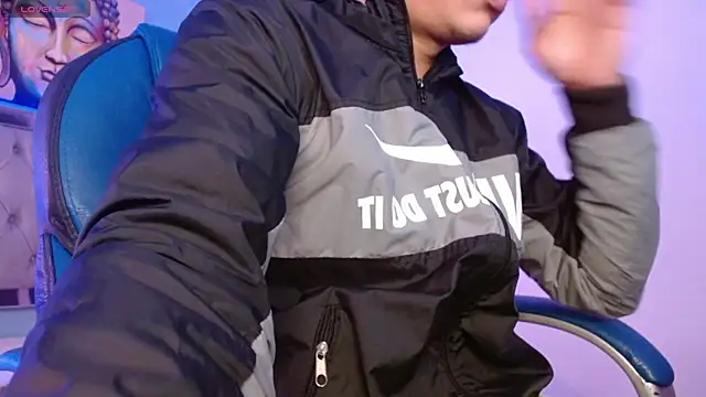 Snapshot of Jheidertwink chatting on January 21, 2025, 3:59 am Jheidertwink online show from January 21, 2025, 3:59 am