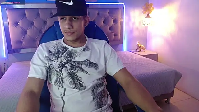 Snapshot of Jheidertwink chatting on January 18, 2025, 3:20 am Jheidertwink online show from January 18, 2025, 3:20 am