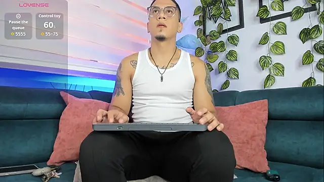 Snapshot of JoshMillerr_ chatting on April 18, 2026, 7:51 pm JoshMillerr online show from April 18, 2026, 7:51 pm