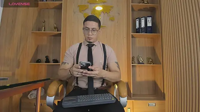Snapshot of JoshMillerr_ chatting on May 16, 2026, 6:51 pm JoshMillerr online show from May 16, 2026, 6:51 pm