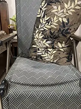 HoneyBearCpl online show from April 23, 2026, 4:08 pm