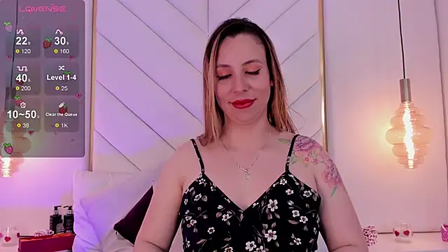 Snapshot of CarlaRossi_ chatting on March 2, 2025, 11:17 pm CarlaRossi online show from March 2, 2025, 11:17 pm