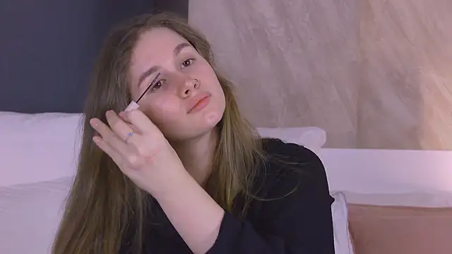 EllieHayes online show from April 4, 2026, 10:16 pm