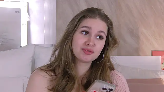 EllieHayes online show from January 12, 2026, 8:15 pm