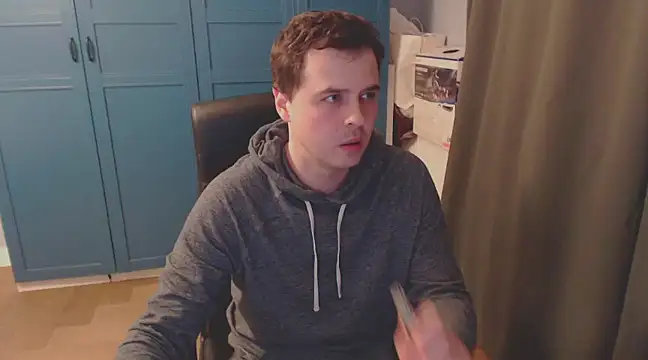 Snapshot of CuteMan33 chatting on December 23, 2024, 4:12 am CuteMan33 online show from December 23, 2024, 4:12 am