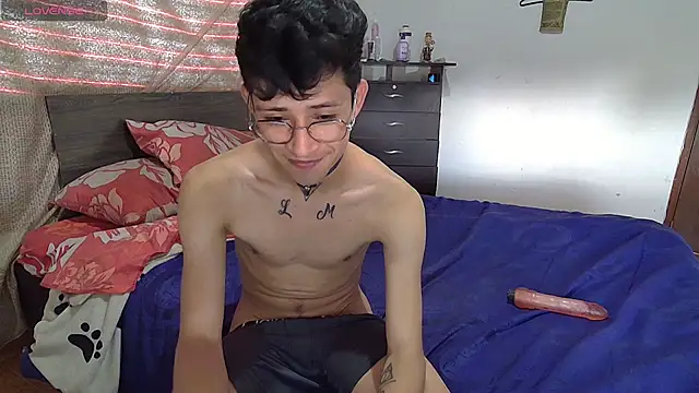 Snapshot of Sweet_c4mer0n chatting on October 13, 2025, 5:47 pm Sweet c4mer0n online show from October 13, 2025, 5:47 pm