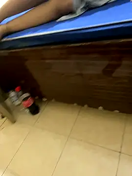 Snapshot of United3 chatting on October 4, 2025, 1:23 pm United3 online show from October 4, 2025, 1:23 pm