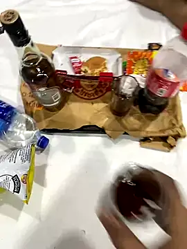 Snapshot of United3 chatting on October 16, 2025, 8:55 am United3 online show from October 16, 2025, 8:55 am