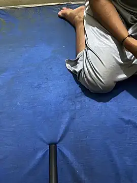 Snapshot of United3 chatting on October 2, 2025, 9:01 am United3 online show from October 2, 2025, 9:01 am