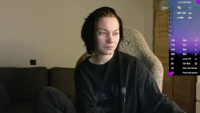 esajukyy online show from February 25, 2026, 3:34 pm