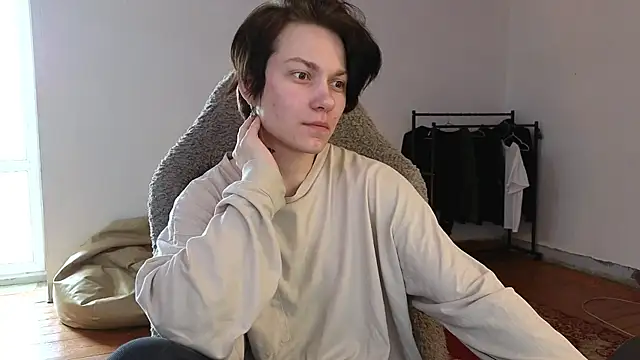 esajukyy online show from May 30, 2026, 5:14 am