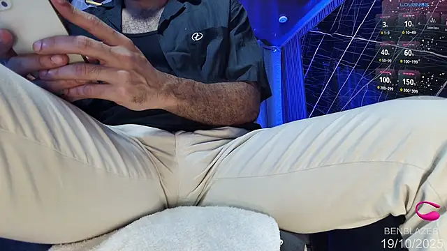 Snapshot of BEN_BLAZE chatting on October 19, 2025, 5:21 am BEN BLAZE online show from October 19, 2025, 5:21 am