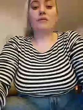 Snapshot of houy111111 chatting on March 9, 2025, 9:03 pm houy111111 online show from March 9, 2025, 9:03 pm