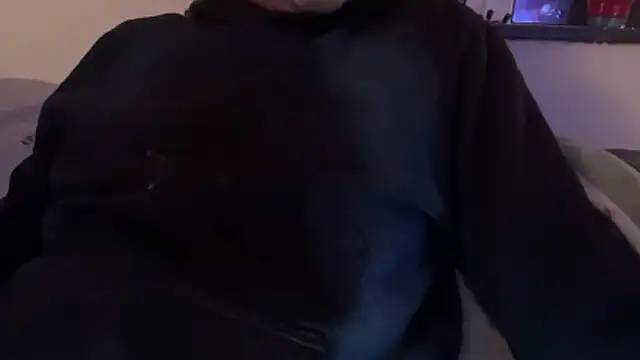 Snapshot of houy111111 chatting on December 5, 2025, 6:17 pm houy111111 online show from December 5, 2025, 6:17 pm