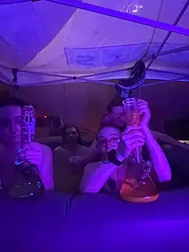 Snapshot of Stonermama666420 chatting on March 2, 2026, 7:15 am Stonermama666420 online show from March 2, 2026, 7:15 am