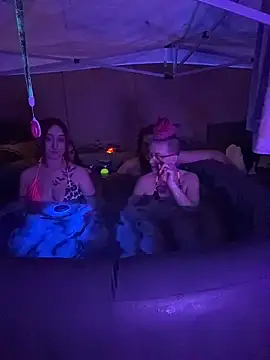 Snapshot of Stonermama666420 chatting on February 16, 2026, 2:54 am Stonermama666420 online show from February 16, 2026, 2:54 am