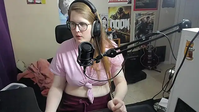 Snapshot of HannahCastle96 chatting on January 21, 2025, 8:30 am HannahCastle96 online show from January 21, 2025, 8:30 am