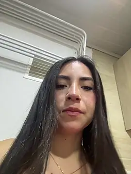 Snapshot of Melody_04 chatting on February 15, 2026, 4:13 am Melody 04 online show from February 15, 2026, 4:13 am