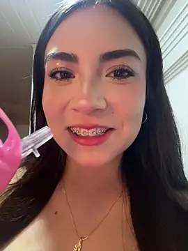 Melody 04 online show from January 17, 2026, 4:38 am