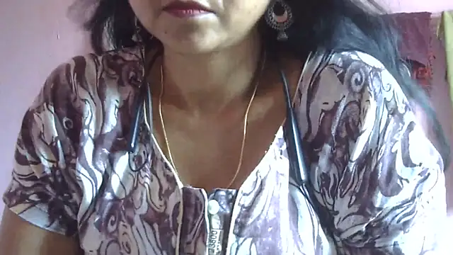 Snapshot of Suhana-sapna chatting on April 18, 2026, 5:10 am Suhana-sapna online show from April 18, 2026, 5:10 am