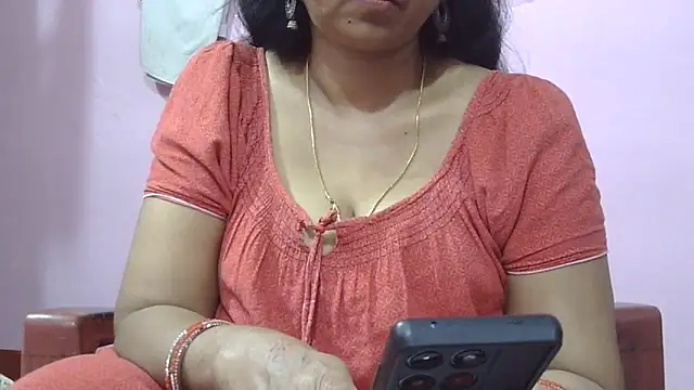 Snapshot of Suhana-sapna chatting on May 5, 2026, 5:16 pm Suhana-sapna online show from May 5, 2026, 5:16 pm