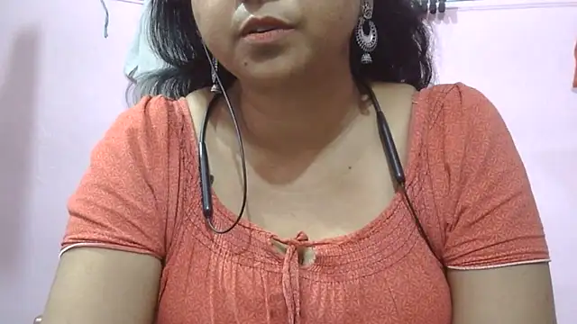 Snapshot of Suhana-sapna chatting on May 26, 2026, 6:17 pm Suhana-sapna online show from May 26, 2026, 6:17 pm