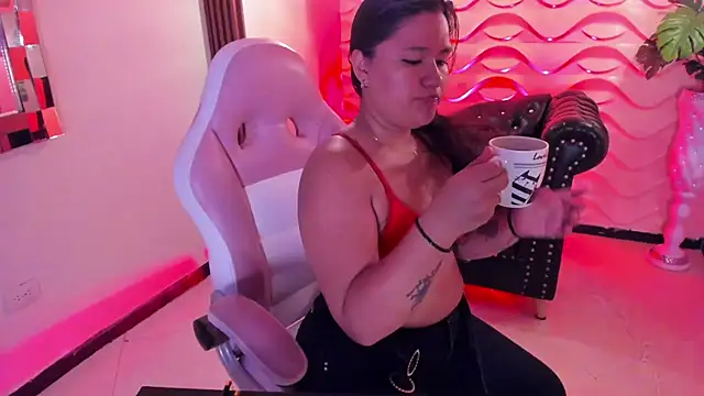 Snapshot of natasha_adams22 chatting on November 3, 2025, 12:05 am natasha adams22 online show from November 3, 2025, 12:05 am