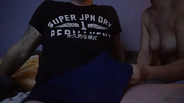 Snapshot of Tigerpussy_delux chatting on December 15, 2024, 8:58 pm Tigerpussy delux online show from December 15, 2024, 8:58 pm