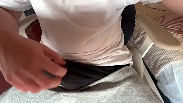 Snapshot of Axeeeeeeeeeeeel chatting on February 24, 2026, 4:52 pm Axeeeeeeeeeeeel online show from February 24, 2026, 4:52 pm