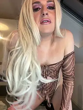littlebambi26 online show from May 5, 2026, 9:40 pm
