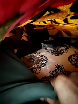 Snapshot of small131 chatting on December 12, 2024, 7:26 pm small131 online show from December 12, 2024, 7:26 pm