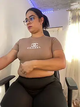Snapshot of Dulce_smith_1 chatting on May 15, 2026, 9:46 pm Dulce smith 1 online show from May 15, 2026, 9:46 pm