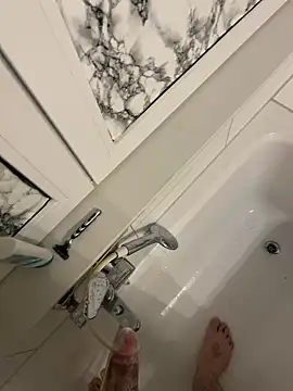 Snapshot of Loco42- chatting on February 26, 2025, 8:47 pm Loco42- online show from February 26, 2025, 8:47 pm