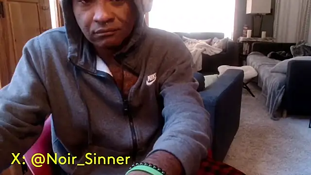 Snapshot of sinnernoir chatting on October 28, 2025, 4:06 pm sinnernoir online show from October 28, 2025, 4:06 pm