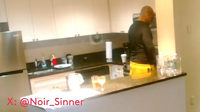 sinnernoir online show from February 24, 2026, 3:02 pm