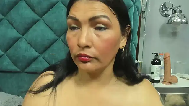 Snapshot of PENELOPELEWISs chatting on February 9, 2026, 3:26 am PENELOPELEWISs online show from February 9, 2026, 3:26 am