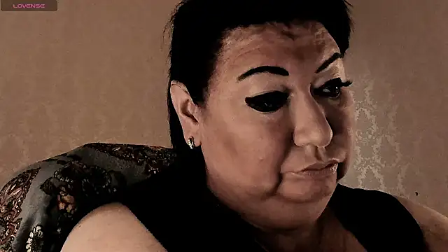 SexxyDreams1 online show from May 6, 2026, 4:05 am