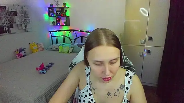 Snapshot of LinaTruly chatting on April 22, 2026, 8:59 pm LinaTruly online show from April 22, 2026, 8:59 pm