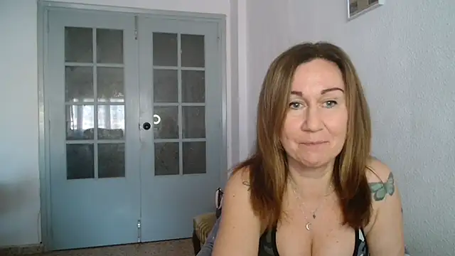 Snapshot of TamaraSweetxo chatting on March 12, 2025, 4:35 pm TamaraSweetxo online show from March 12, 2025, 4:35 pm