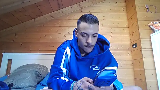 Snapshot of FTM98xxx chatting on February 13, 2026, 10:37 am FTM98xxx online show from February 13, 2026, 10:37 am